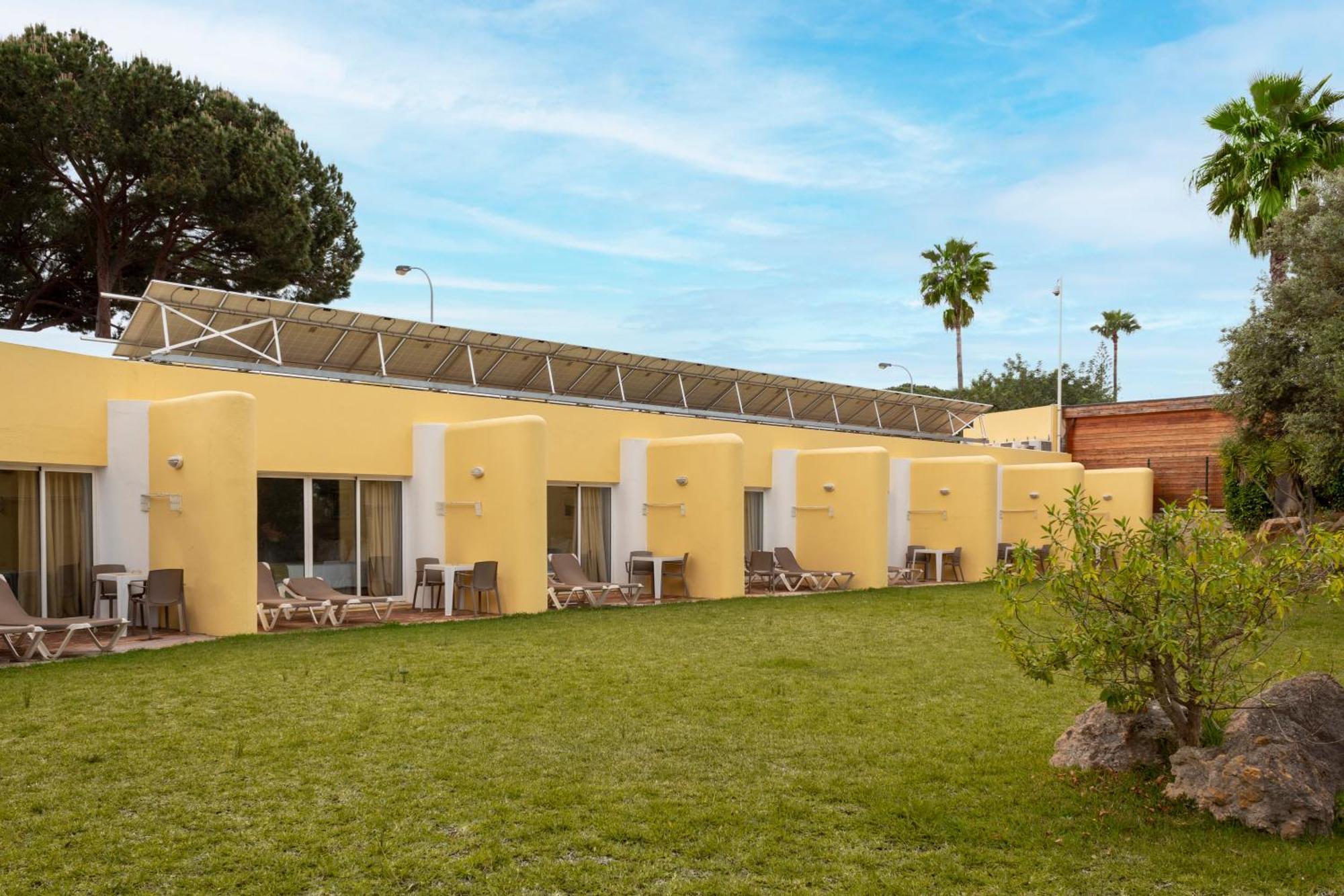 Browns Sports Resort Vilamoura Room photo